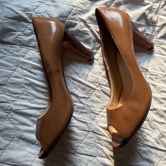 Cole Haan Women’s Brown Orange Open Toe Snake Skin Heel Pumps - Picture 3 of 9